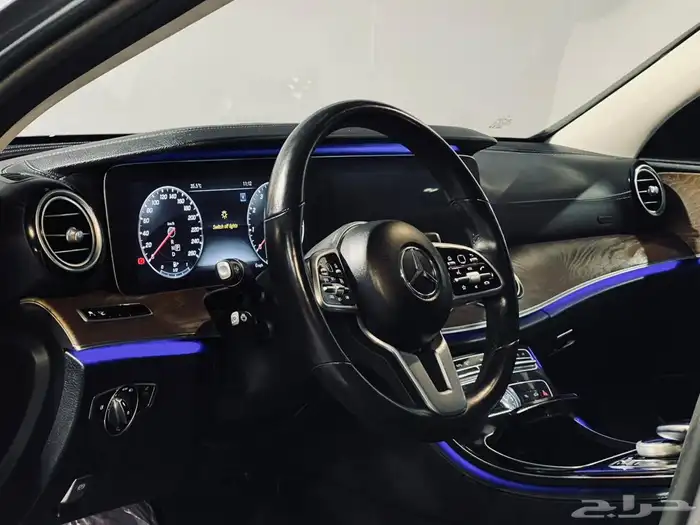 مرسيدس 2019 E300 نظيف وبحاله ممتازه 18