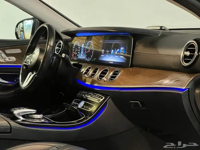 مرسيدس 2019 E300 نظيف وبحاله ممتازه 12