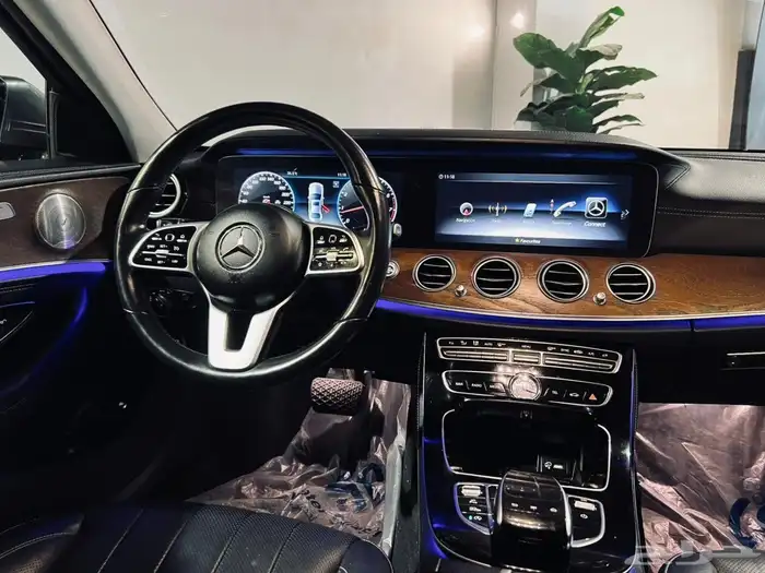 مرسيدس 2019 E300 نظيف وبحاله ممتازه 10