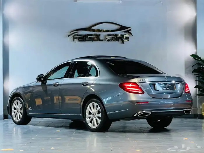 مرسيدس 2019 E300 نظيف وبحاله ممتازه 4