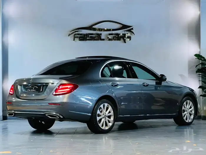 مرسيدس 2019 E300 نظيف وبحاله ممتازه 3