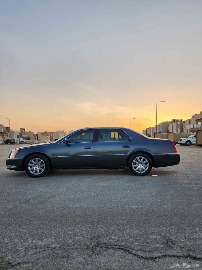 Cadillac DTS 2011 - كاديلاك DTS 2011 1
