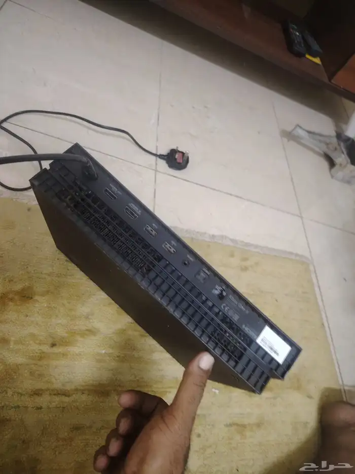 للبيع الجهاز شغال مستخدم نظيف. مع شريط قراند حرامي سيارات 2