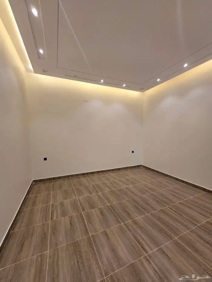 للبيع شقق بحوش ومدخل سياره وملحق ومشب نار بالسطح 33
