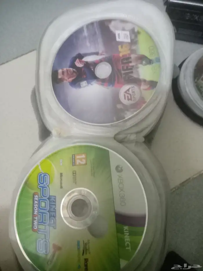 اكس بوكس 360 مع كاميرا مع يدين مع جميع اسلاكها ب 700 ريال 10