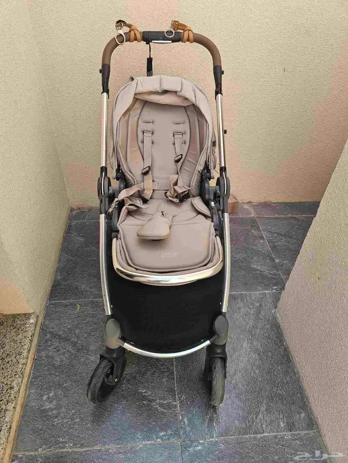 mamas and papas stroller  like new  very clean. 2