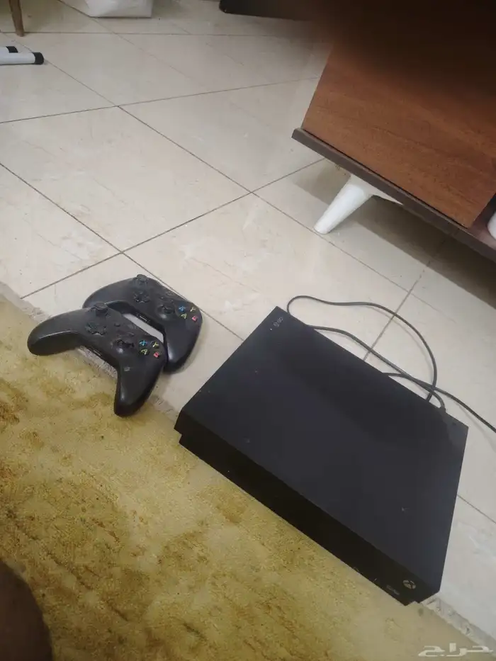 للبيع الجهاز شغال مستخدم نظيف. مع شريط قراند حرامي سيارات 3