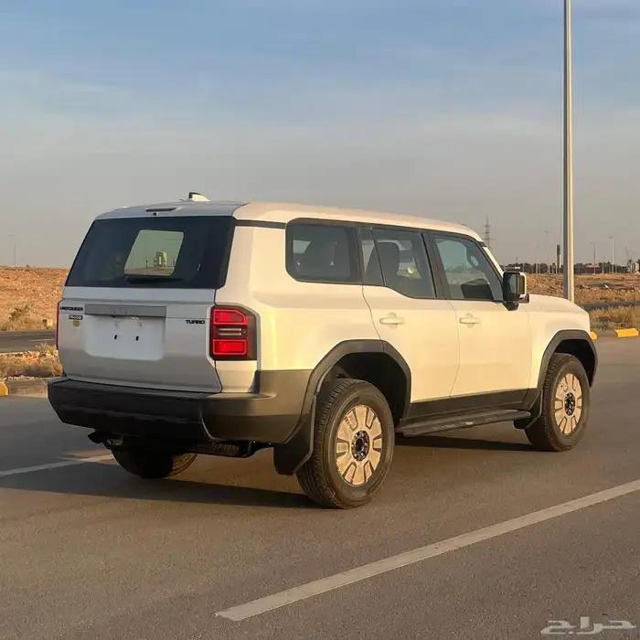 تويوتا برادو TXL1 بنزين 2025 5
