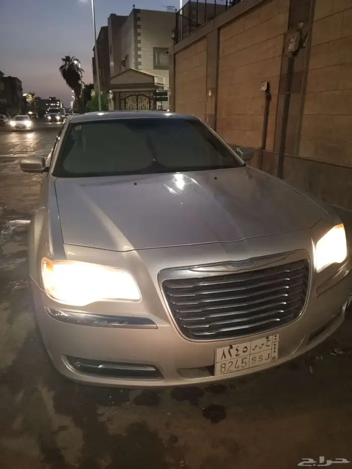 كرايزلر 300 موديل 2012 0