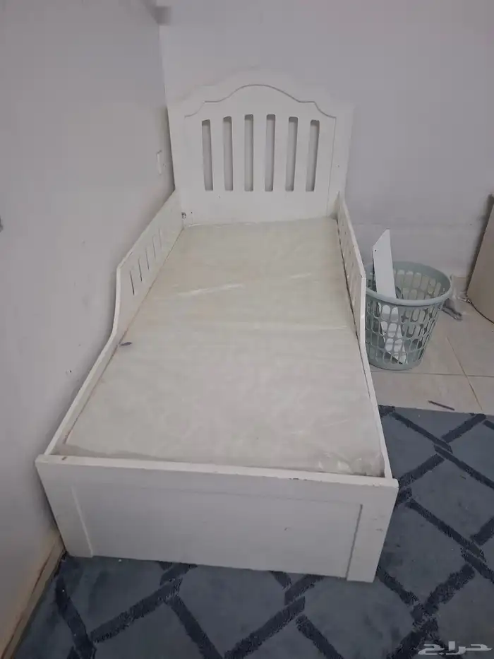 سرير اطفال مع الراتب عدد 2 0