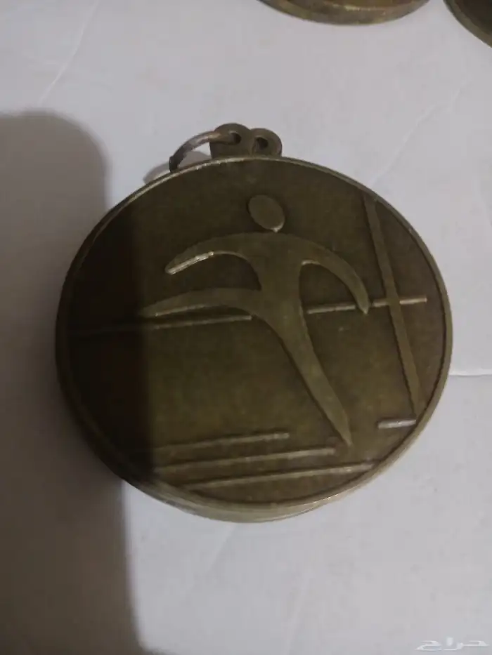 ميداليات رياضية قديمة لرعاية الشباب 6