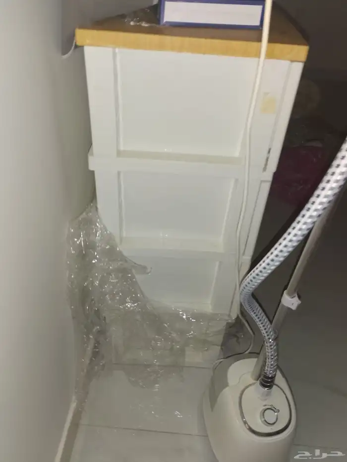 طاولة و ادراج بلاستيك 1
