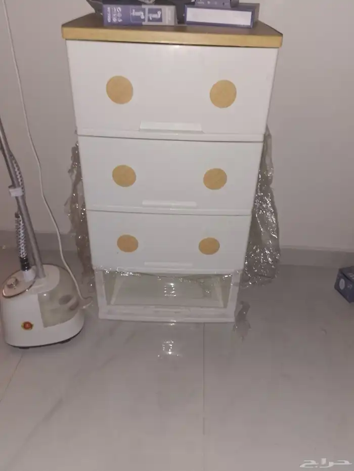 طاولة و ادراج بلاستيك 0