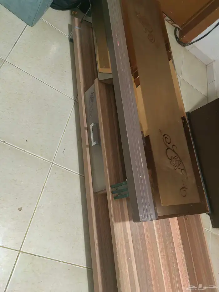 طاولة تلفزيون 5