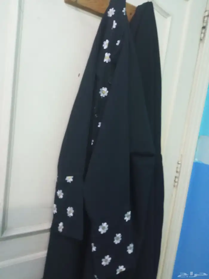 عبايه مزخرفه ورود ابيض 2