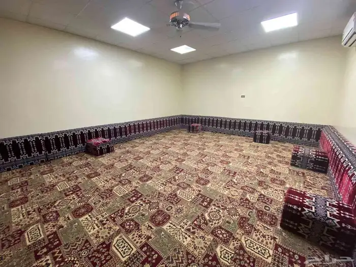 للبيع مجلس جديد بل حيل بأول عمره العرض5وطول 9 5