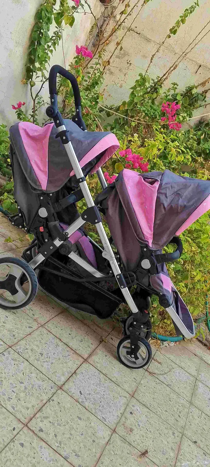 عربية اطفال توائم 1