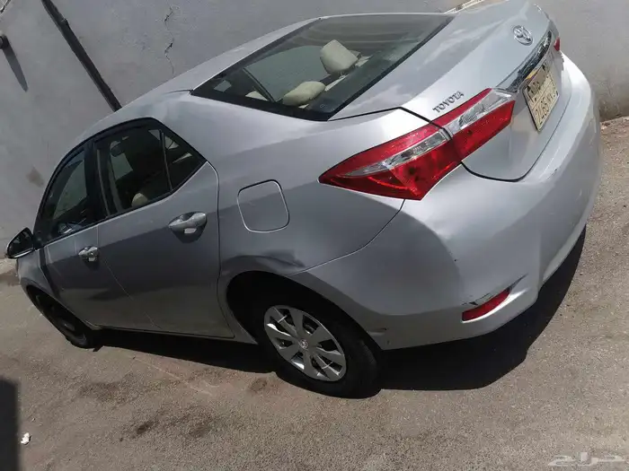 تويوتا كورولا 2015 اتوماتيك بحالة جيدة للبيع 8