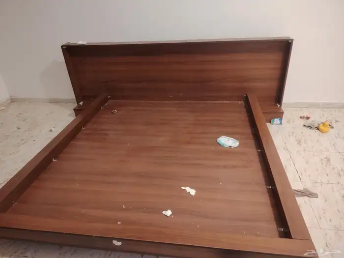 للبيع غرفتين نوم لون بني ولون ابيض استخدام نظيف 2