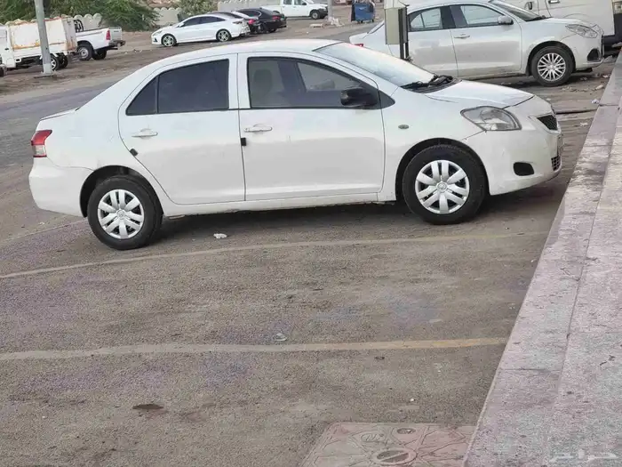 تويوتا يارس 2012 1