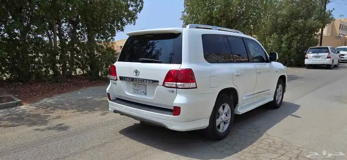 لاندكروزر موديل 2010 فل كامل الممشى 380 كم شدبلد 6