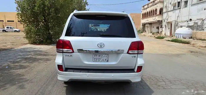 لاندكروزر موديل 2010 فل كامل الممشى 380 كم شدبلد 2