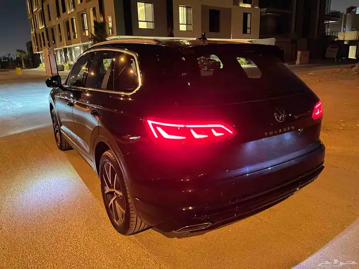 طوارق 2022 Volkswagen Touareg R-Line (مزايا خاصة وممشى قليل) 8