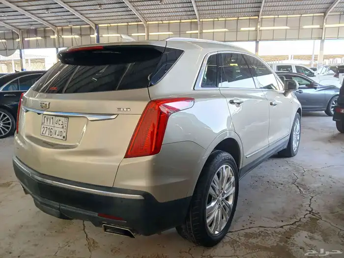 كاديلاك xT5 موديل 2017 3
