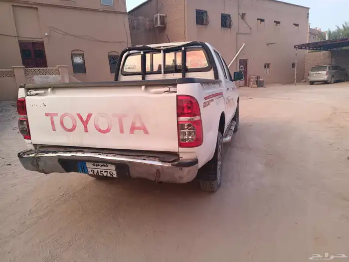 هايلوكس تايوتا ديزل ذبل 2012 حضرموت الوادي 5