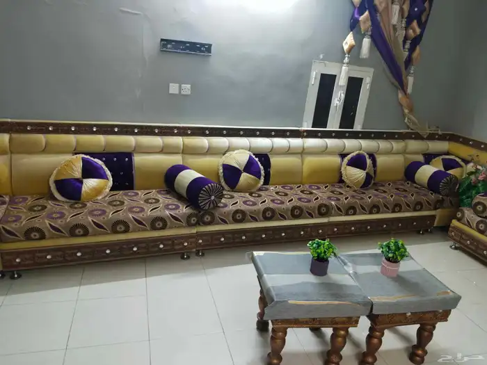 مجلس كنب شبه جديد 3