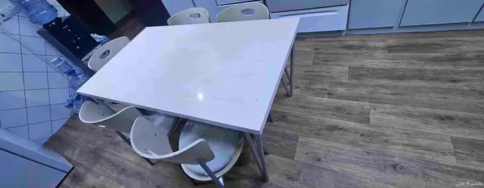 للبيع طاولة سفرة مطبخ مع كراسي 1