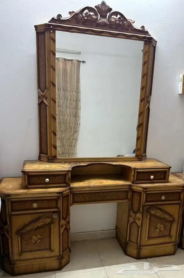 غرفه نوم سرير _ 2 كمودينه _ توليت _ دولاب و مجلس للبيع 2
