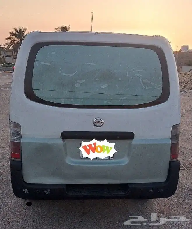 للبيع باص نيسان اورفان بضاعه ديزل موديل 2006 3