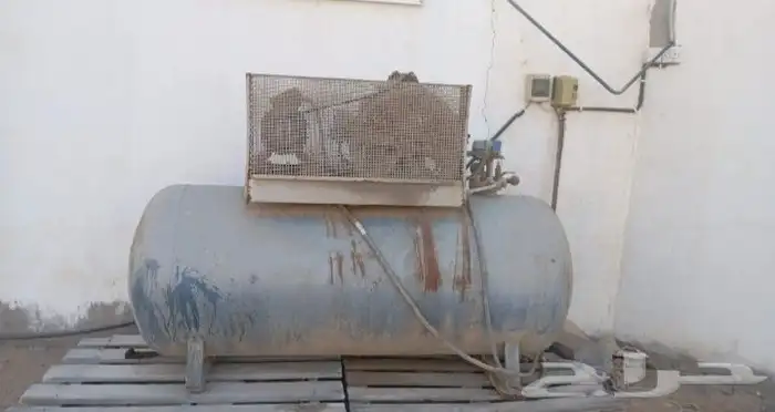 ماطور كمبريسور وارد الفلاح 12 ألف جالون   رافعه 1 طن 3