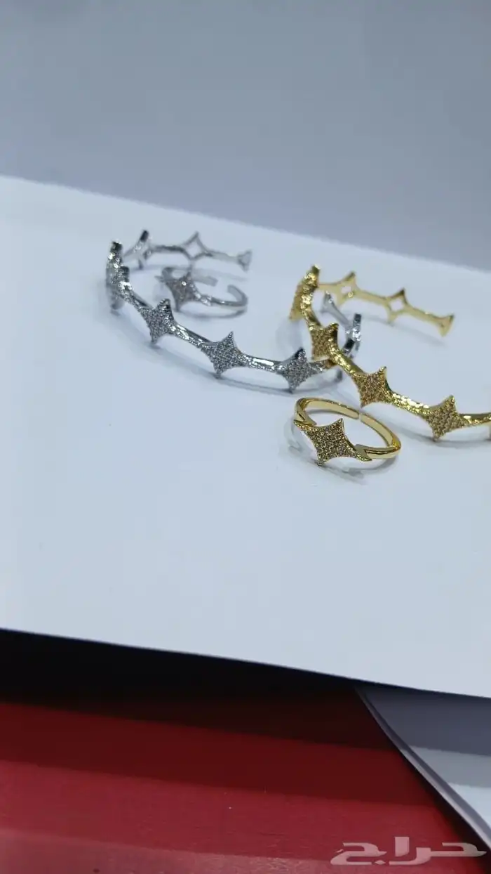 إسوارة أنيقة مع خاتم 33