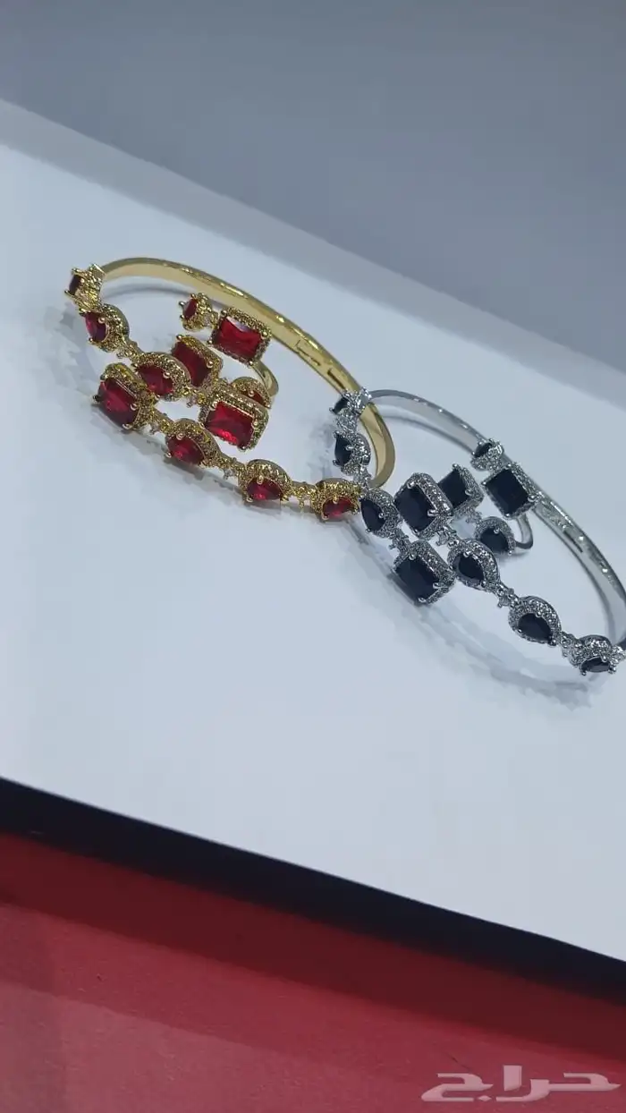 إسوارة أنيقة مع خاتم 16