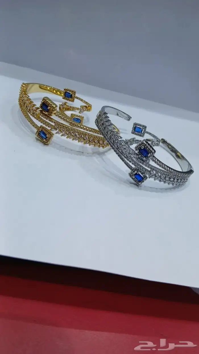 إسوارة أنيقة مع خاتم 44