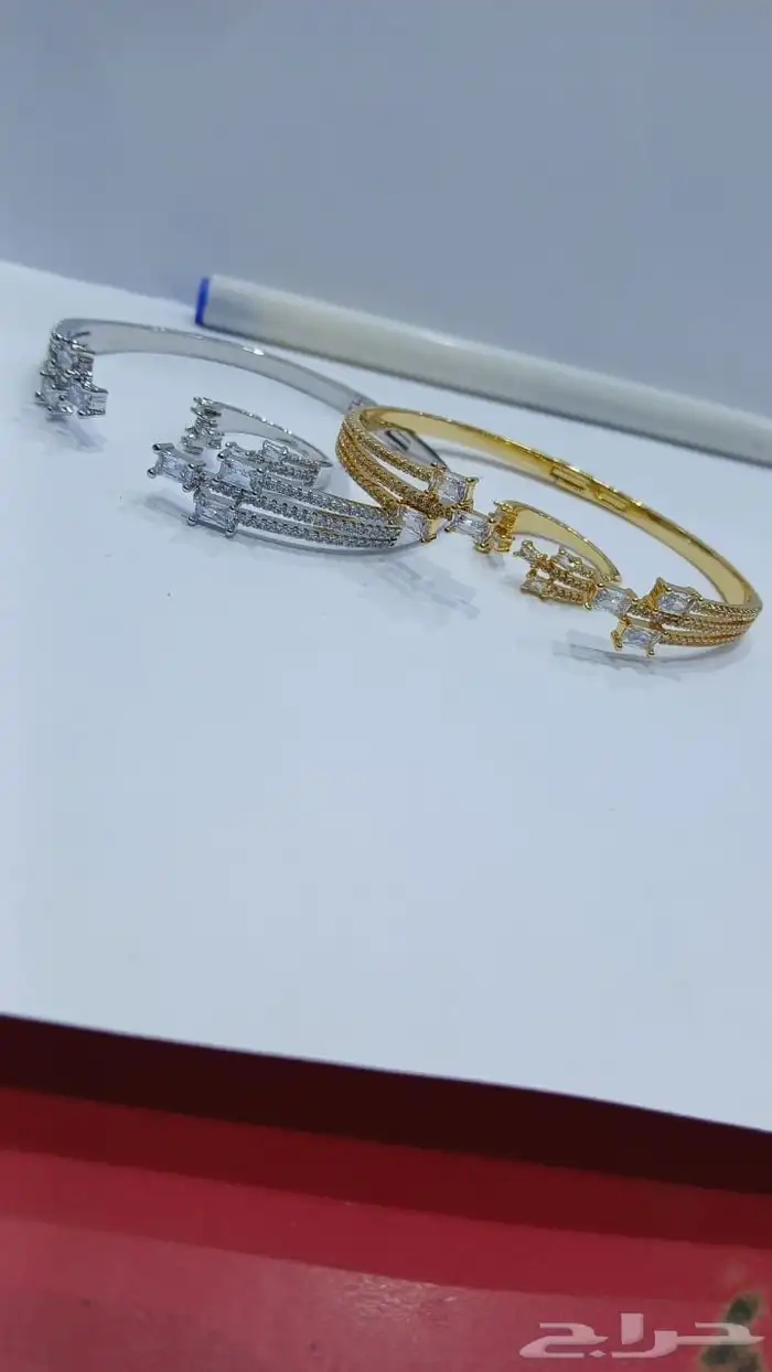 إسوارة أنيقة مع خاتم 38