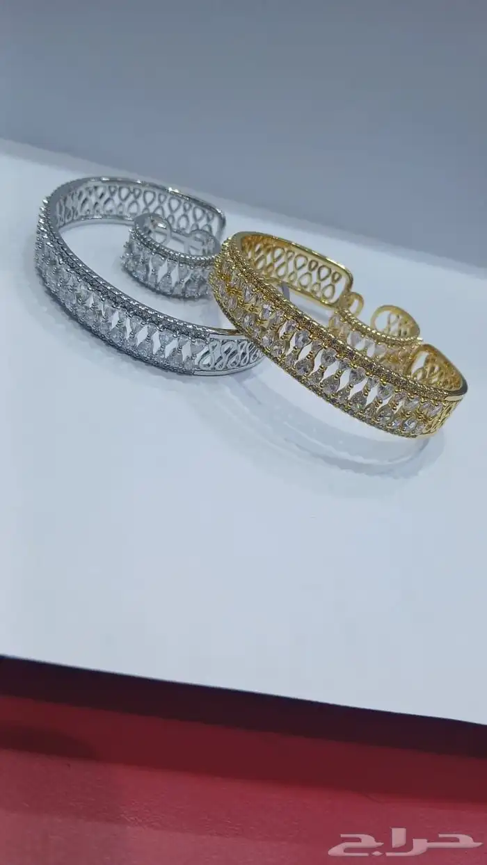 إسوارة أنيقة مع خاتم 25