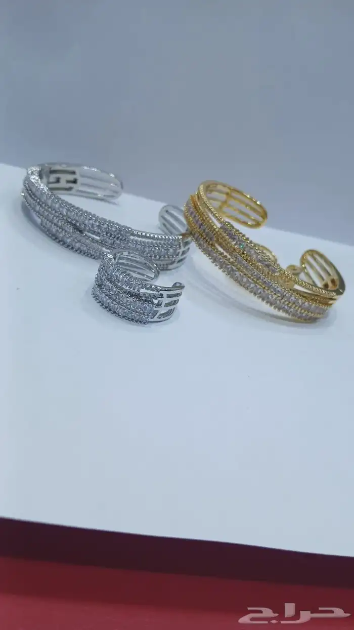 إسوارة أنيقة مع خاتم 21