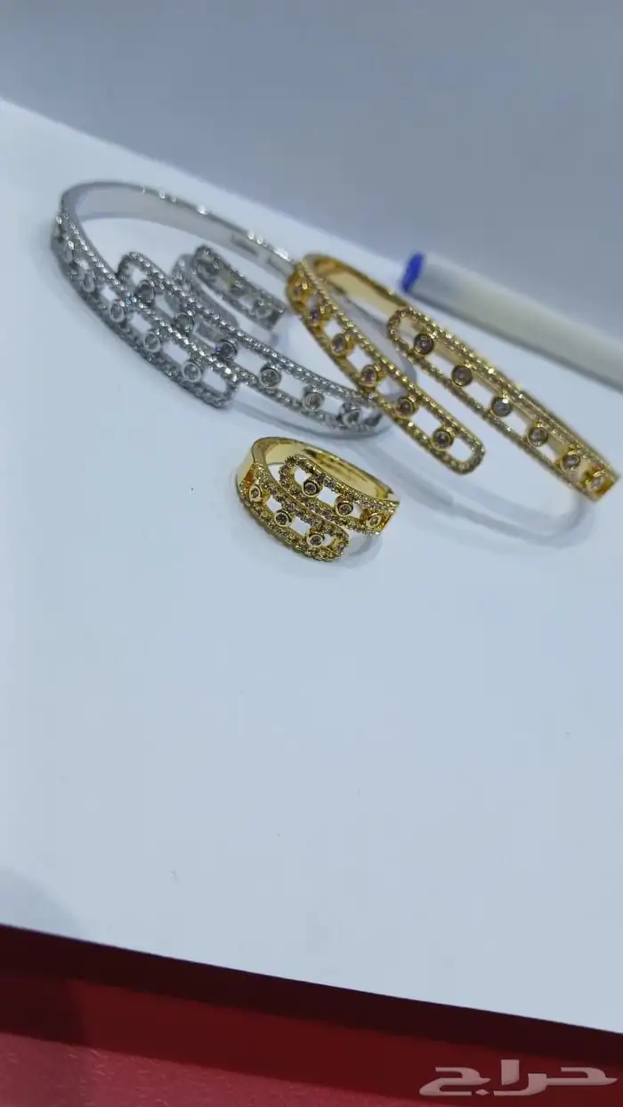 إسوارة أنيقة مع خاتم 36