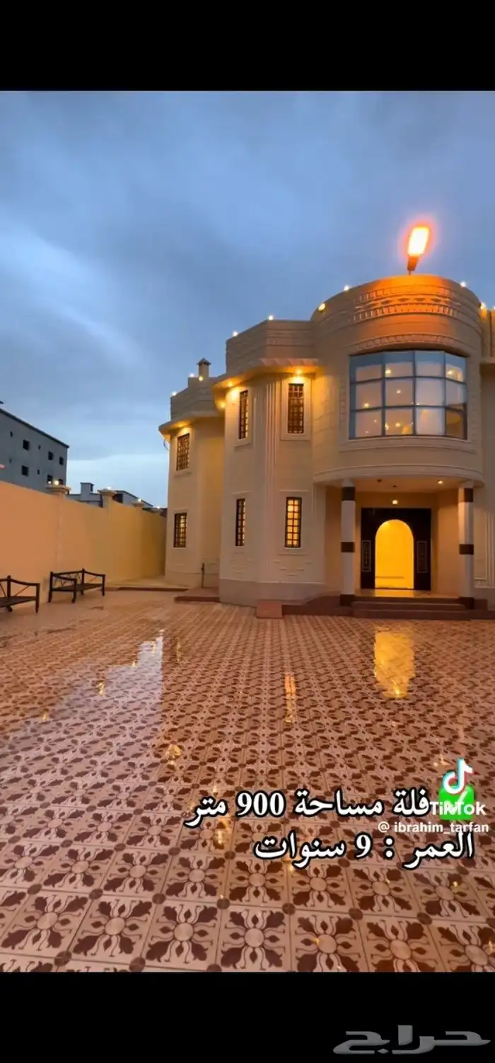 فلة اشبه بالقصر مساحتها 900 وضيافة خارجية 0