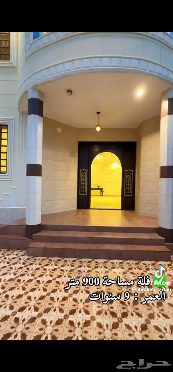 فلة اشبه بالقصر مساحتها 900 وضيافة خارجية 6