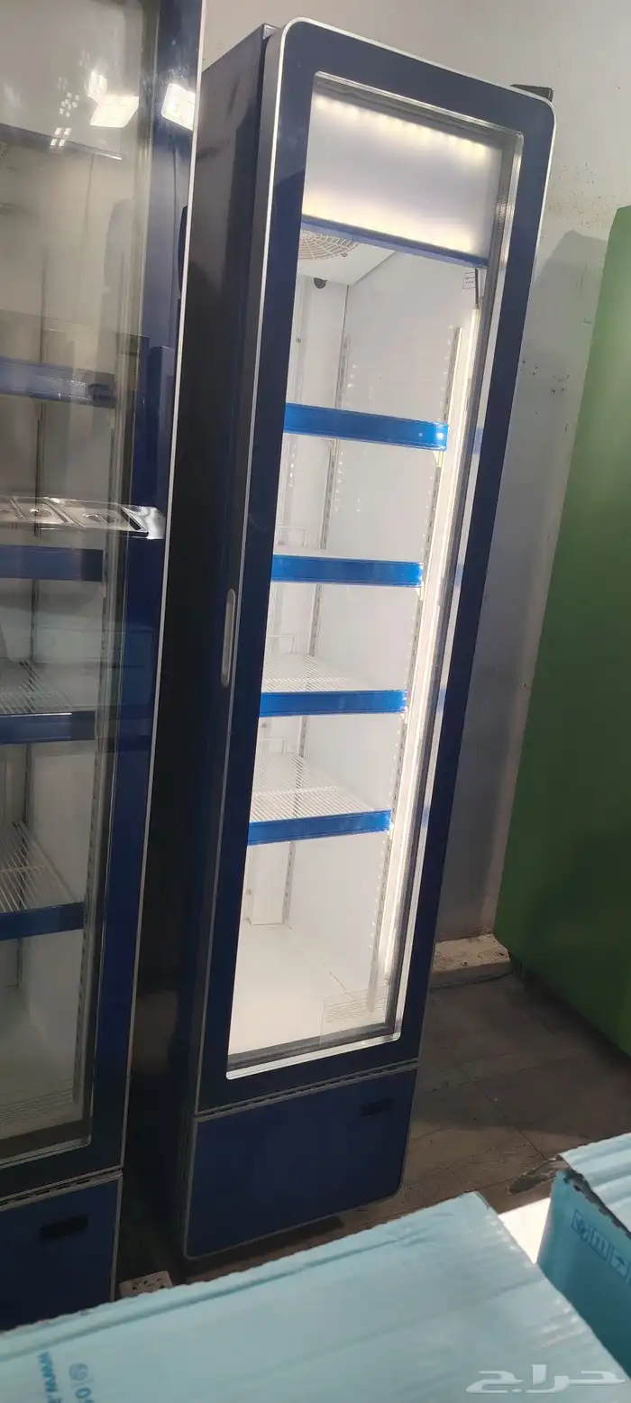 ثلاجات عرض باب شبه جديد وسعر مغري 11