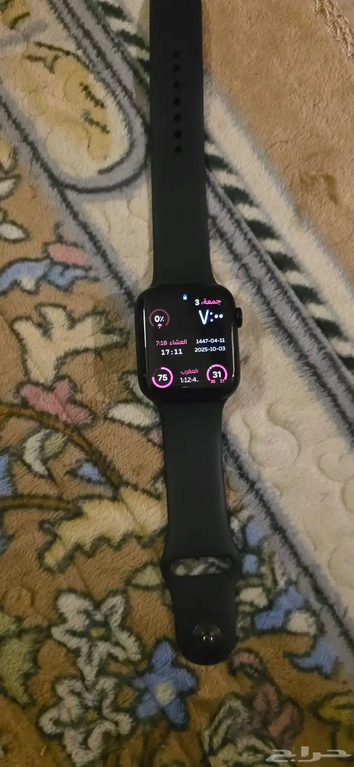 ساعة ابل SE 1