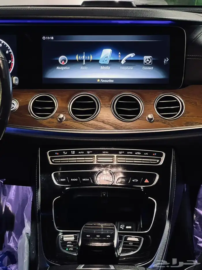 مرسيدس 2019 E300 نظيف وبحاله ممتازه 9