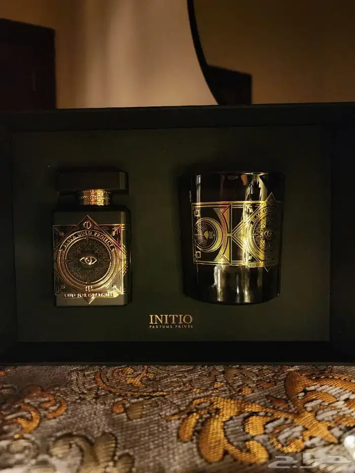 باكيج عطر عود فور جريتنس من انيشيو 0