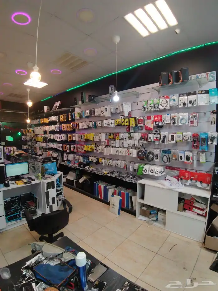 لتقبيل محل جوالات الخبر حي الجسر 30 الف 0