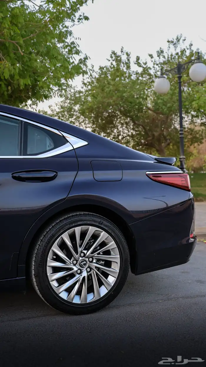 لكزس ES350 .. ( شبه جديد ) 6