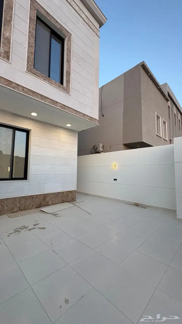 للبيع شقه دور ارضي 2